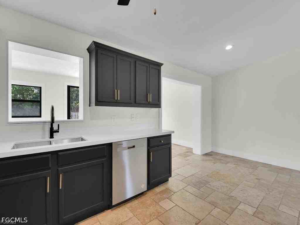 2224 Aldridge Ave - Photo 6 of 21