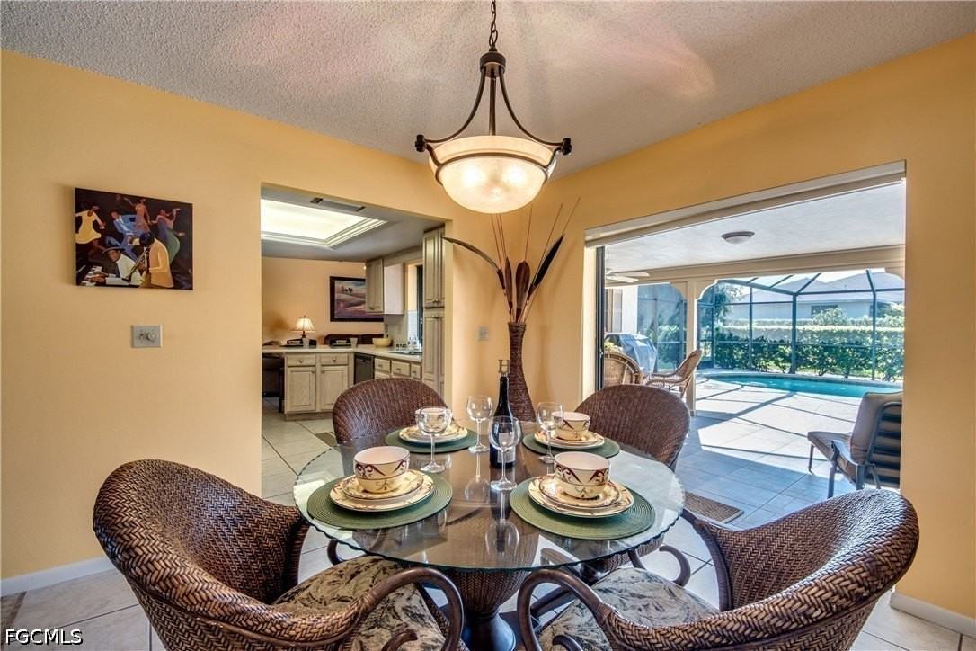 1432 Sw 52nd Ter - Photo 4 of 13