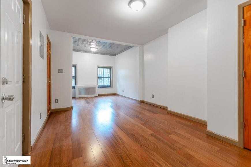 283 Pacific St - Photo 2 of 9