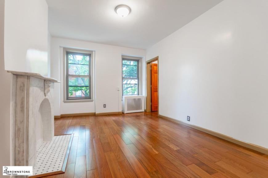283 Pacific St - Photo 5 of 9