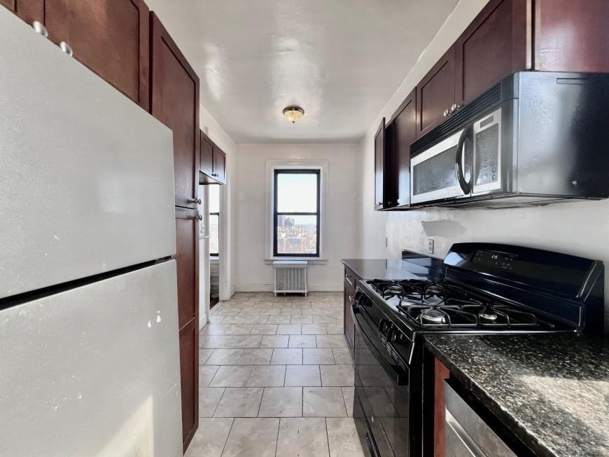 536 Fort Washington Ave - Photo 7 of 10
