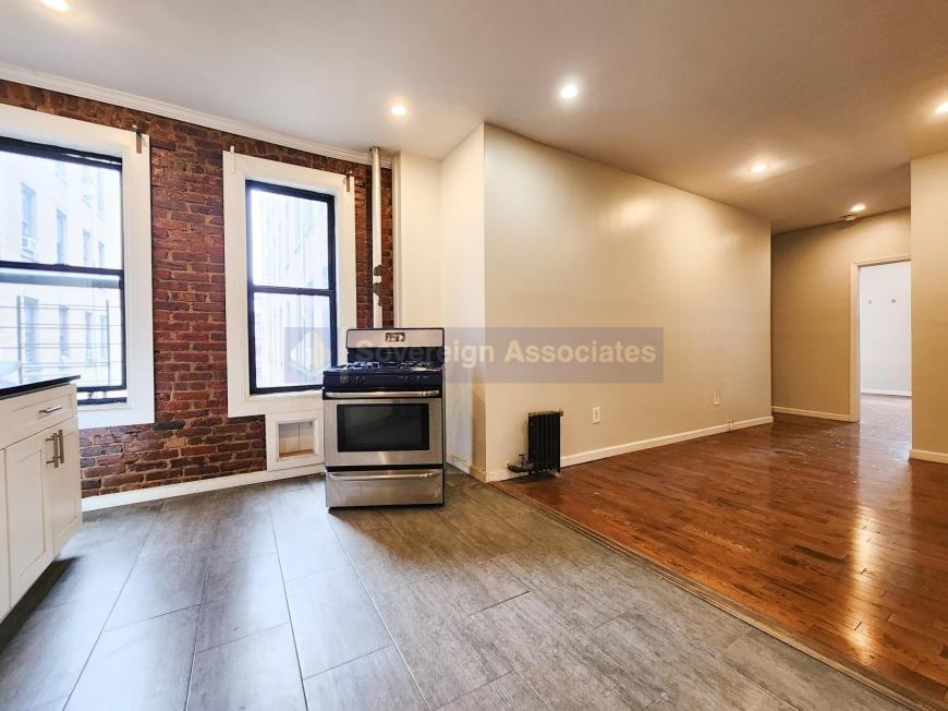 117 Post Ave - Photo 3 of 10