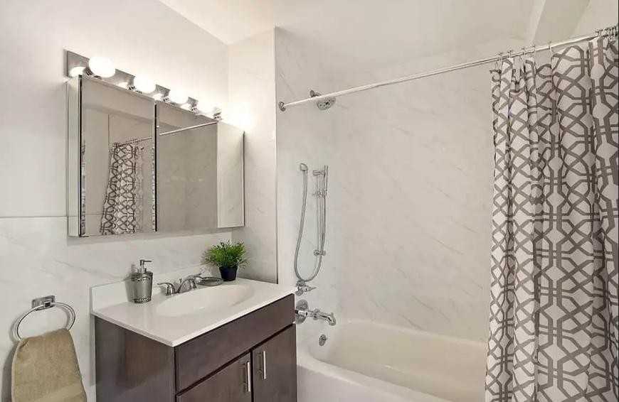 2763 Morris Ave - Photo 7 of 8