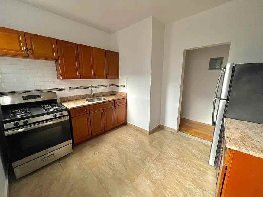 3165 Decatur Ave - Photo 2 of 8