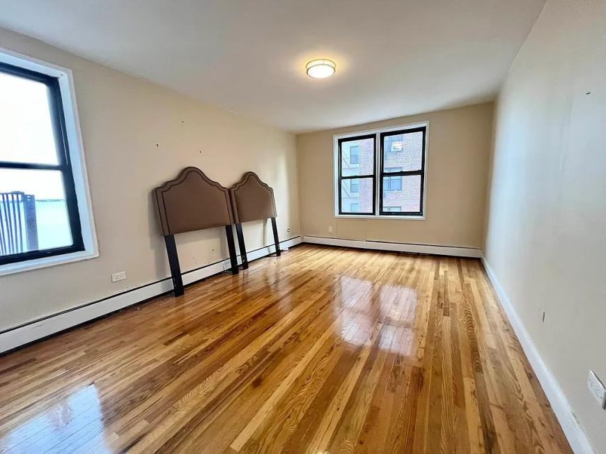 3165 Decatur Ave - Photo 4 of 8