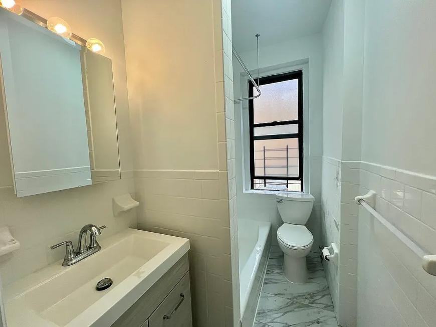 3165 Decatur Ave - Photo 5 of 8