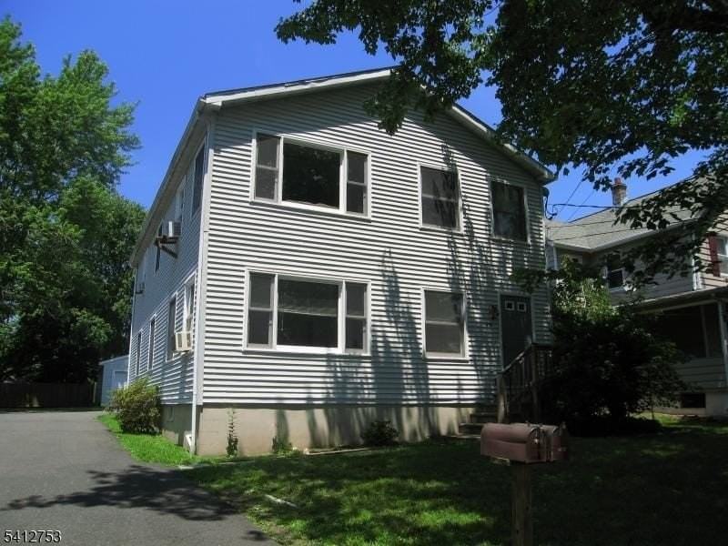 278 Morris St - Photo 2 of 19