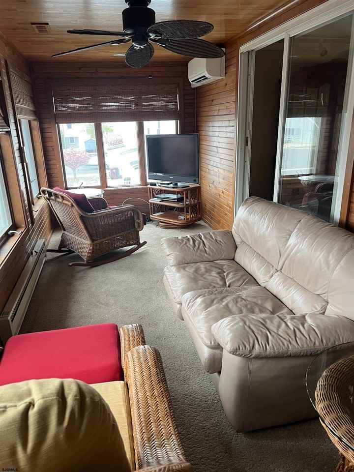 430 Canterbury Ct #2 - Photo 2 of 25