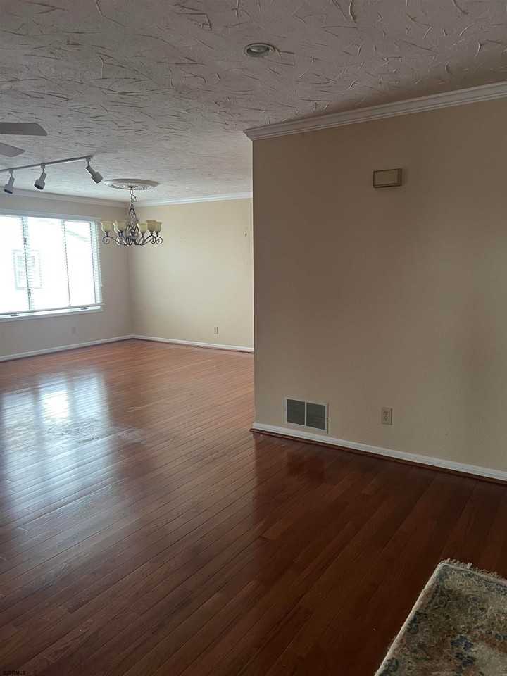430 Canterbury Ct #2 - Photo 4 of 25