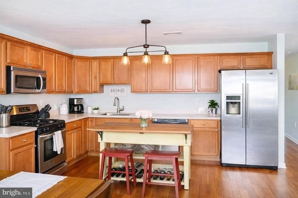 102 Redbud Ln - Photo 4 of 9