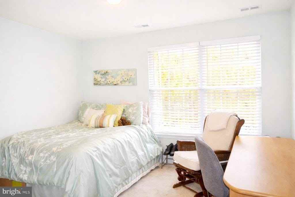102 Redbud Ln - Photo 7 of 9
