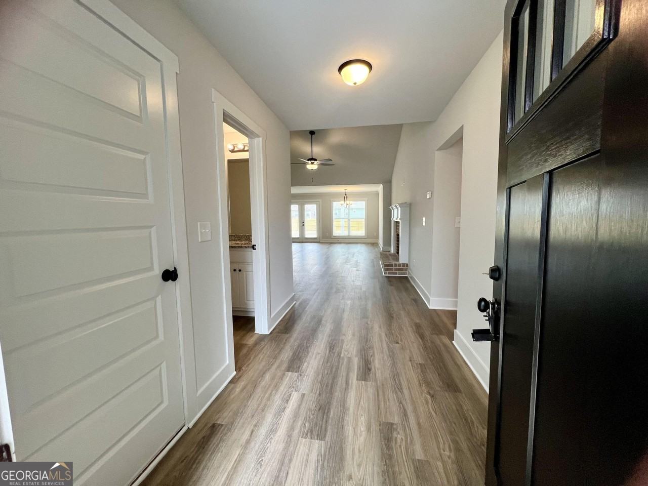 212 Champions Ln - Photo 2 of 17