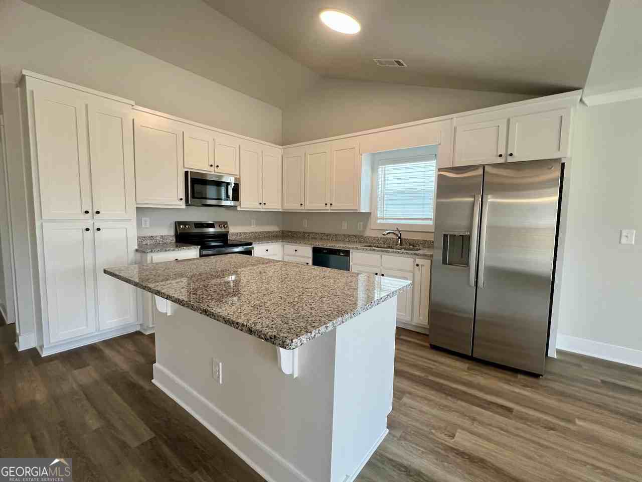 212 Champions Ln - Photo 5 of 17
