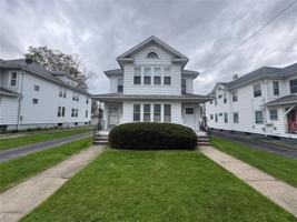 featured image of 99 Helen St #2