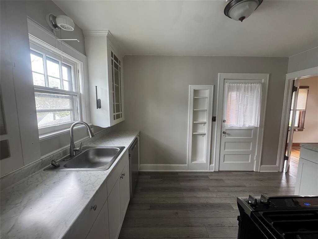 99 Helen St #2 - Photo 6 of 13