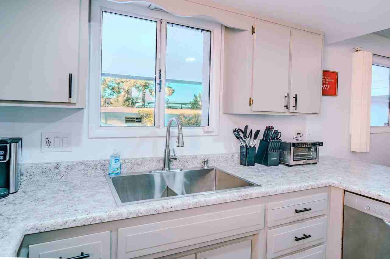 E La Jolla Dr - Photo 3 of 38