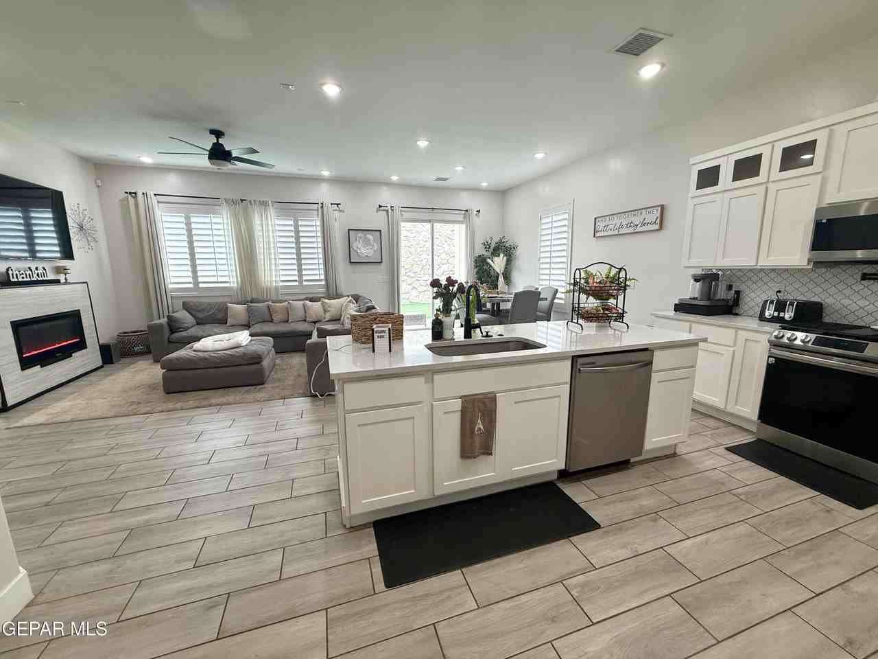 13026 Terrington Ave - Photo 6 of 30