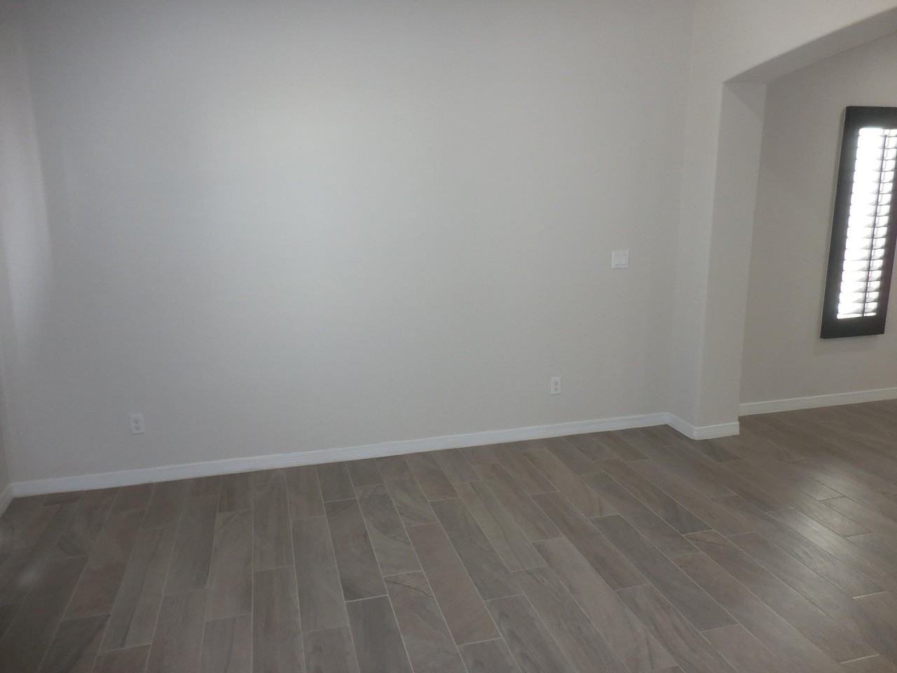 213 Epsom Dr - Photo 5 of 35