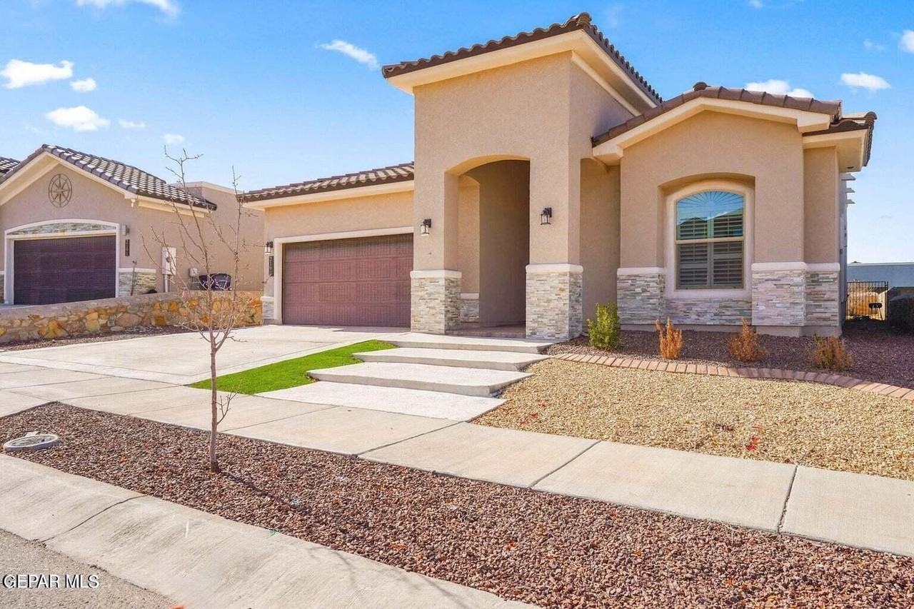 2195 Enchanted Crest Dr - Photo 2 of 39