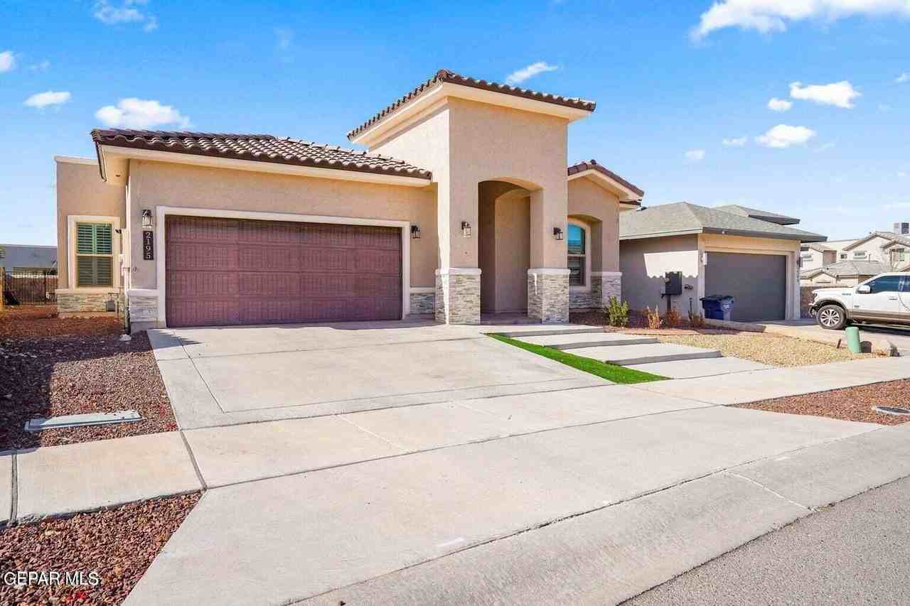 2195 Enchanted Crest Dr - Photo 3 of 39