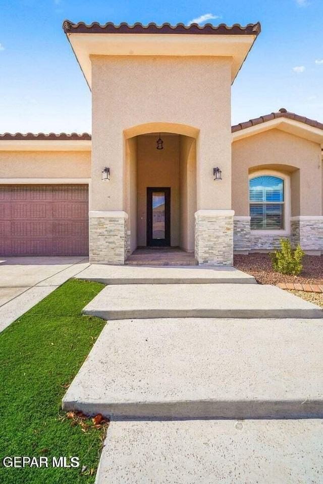 2195 Enchanted Crest Dr - Photo 4 of 39