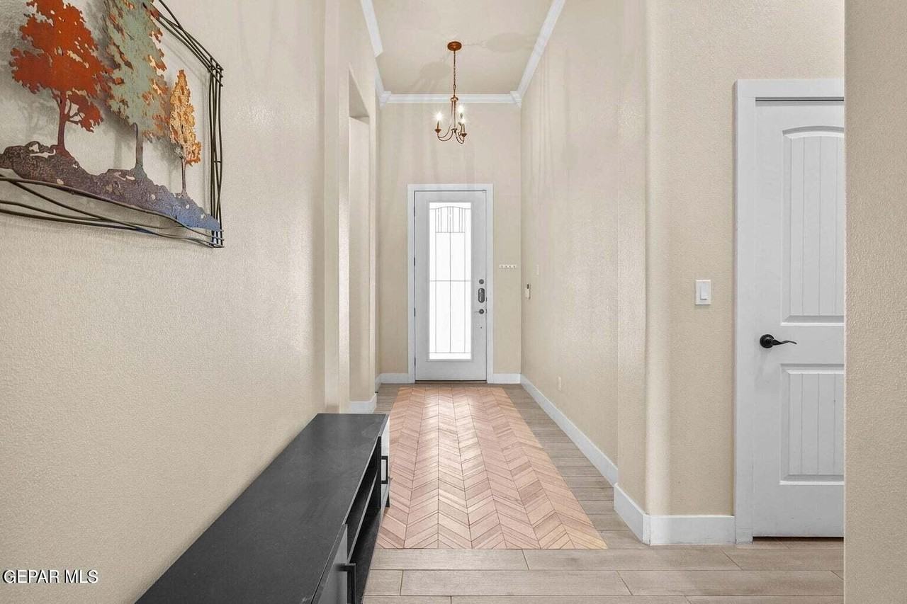 2195 Enchanted Crest Dr - Photo 5 of 39