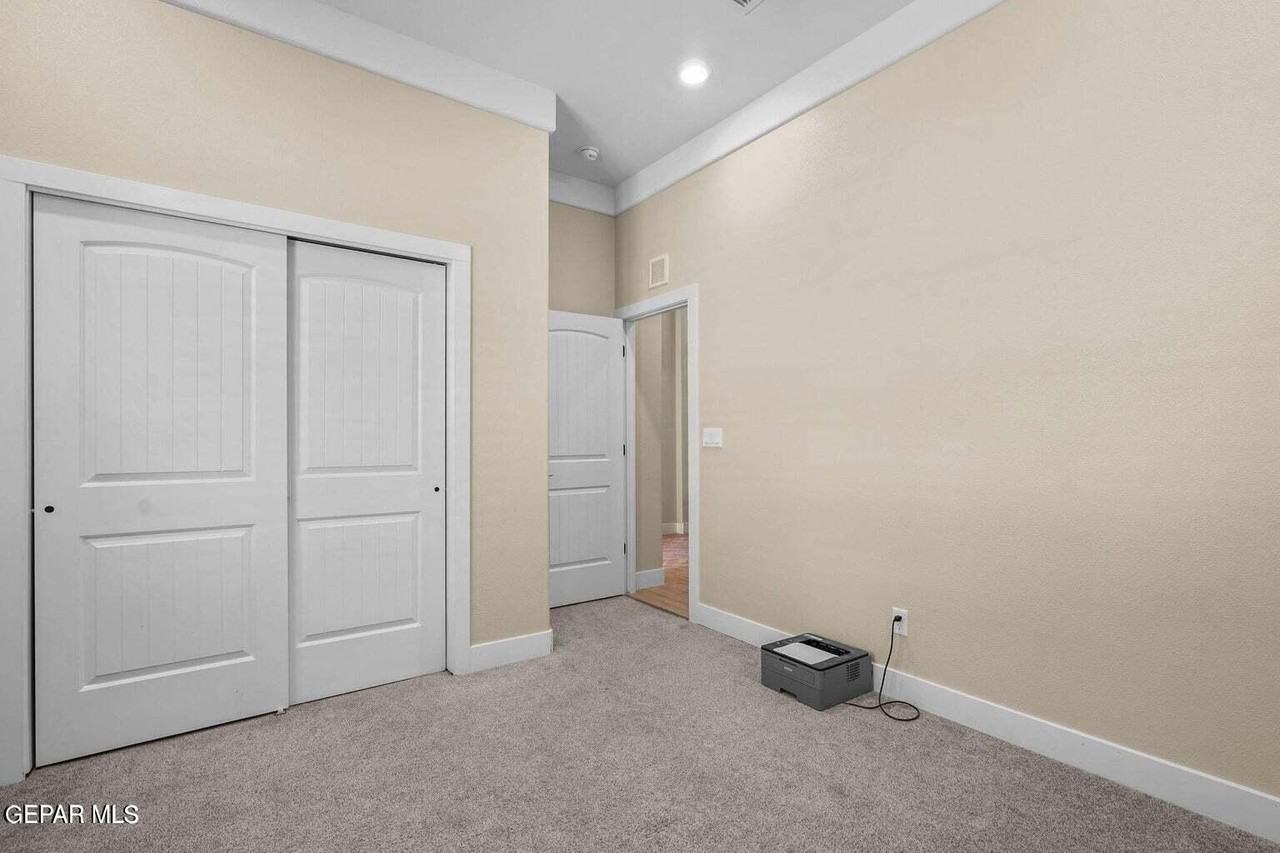 2195 Enchanted Crest Dr - Photo 7 of 39