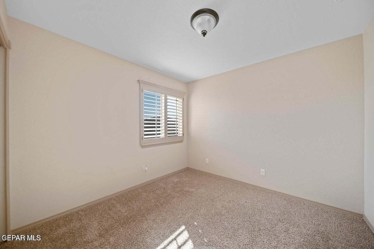 14688 Ava Leigh Ave - Photo 6 of 9