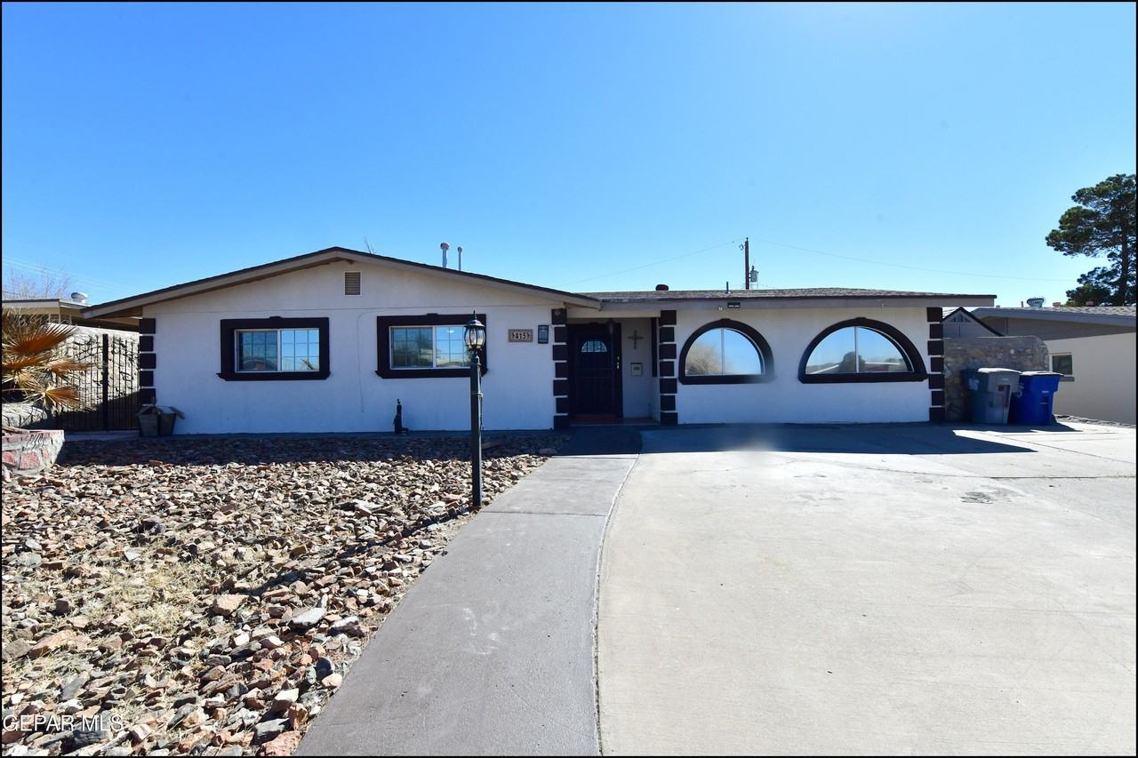 415 S Balboa Rd - Photo 2 of 42