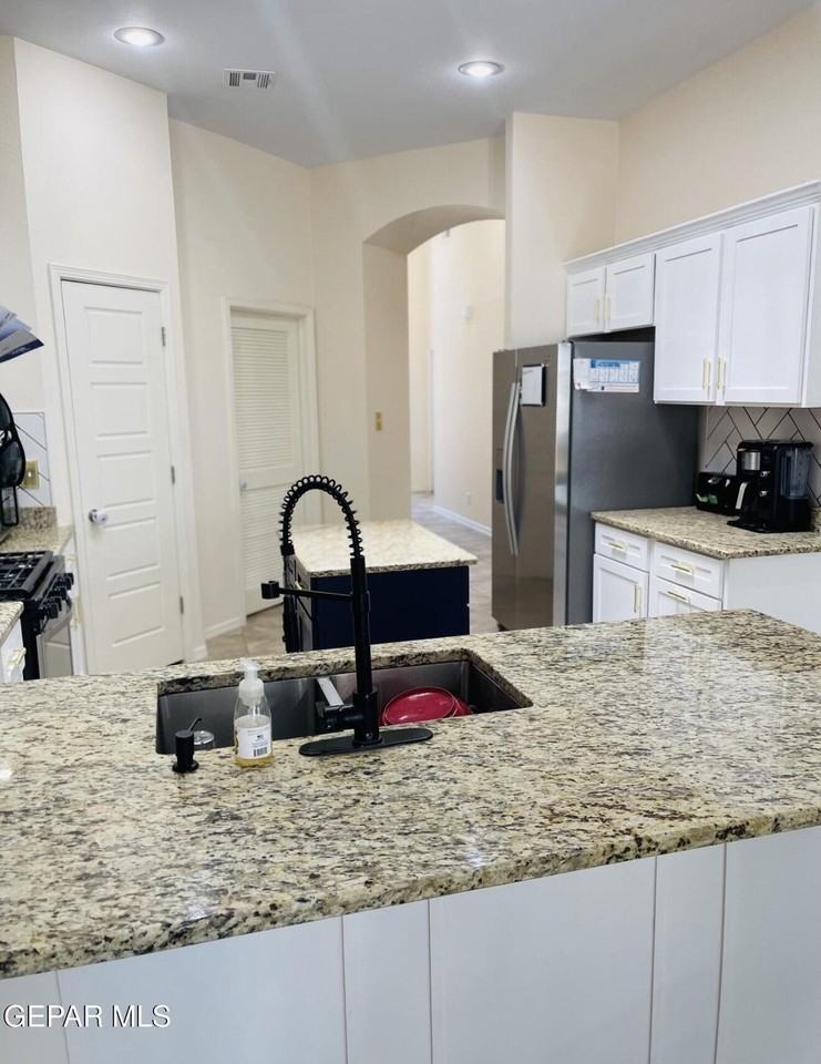 12605 Azulejos St - Photo 3 of 11