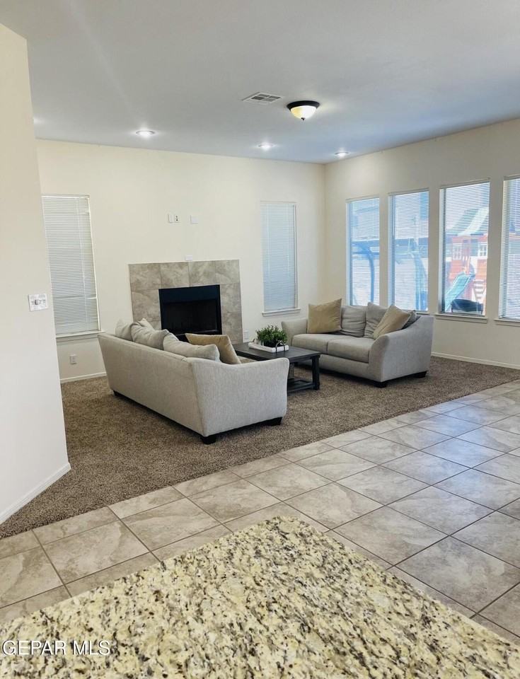 12605 Azulejos St - Photo 5 of 11