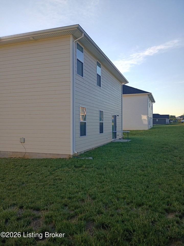105 Elegance Way - Photo 2 of 2
