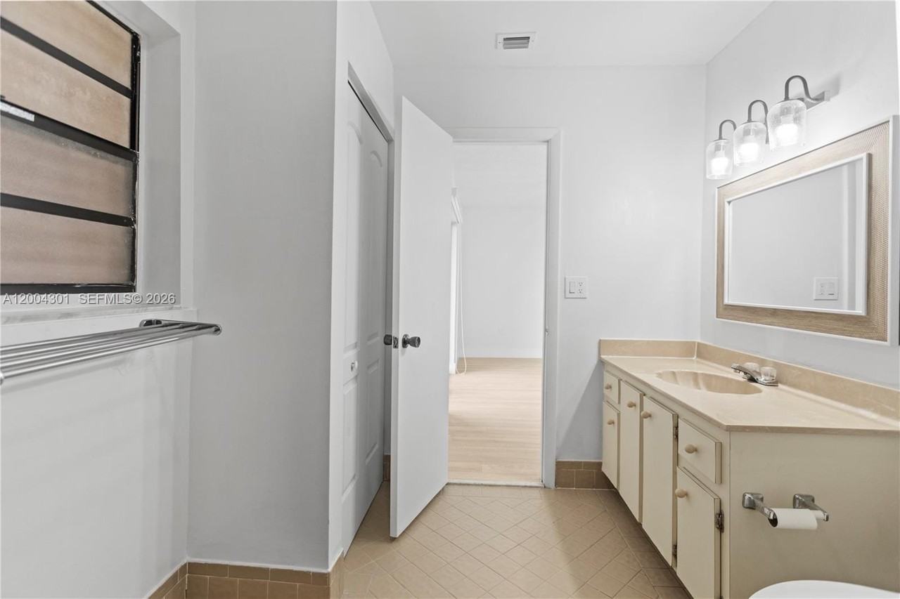 Nw 169th St - Photo 2 of 8
