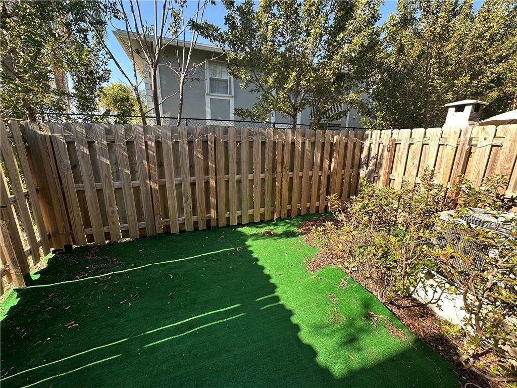 Ne 208th Ter - Photo 2 of 8
