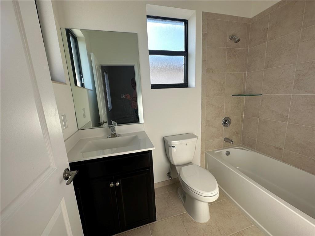 Ne 208th Ter - Photo 4 of 8