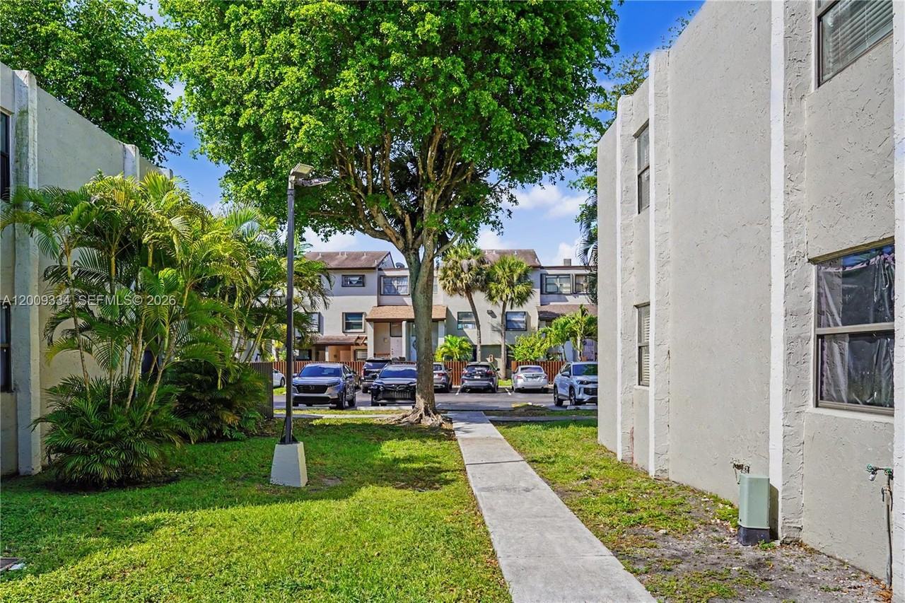 Nw 9th Street Cir - Photo 5 of 8