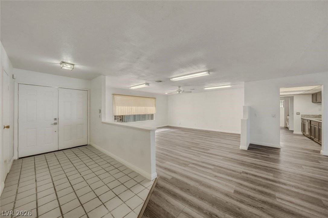 6760 W Oakey Blvd - Photo 5 of 42