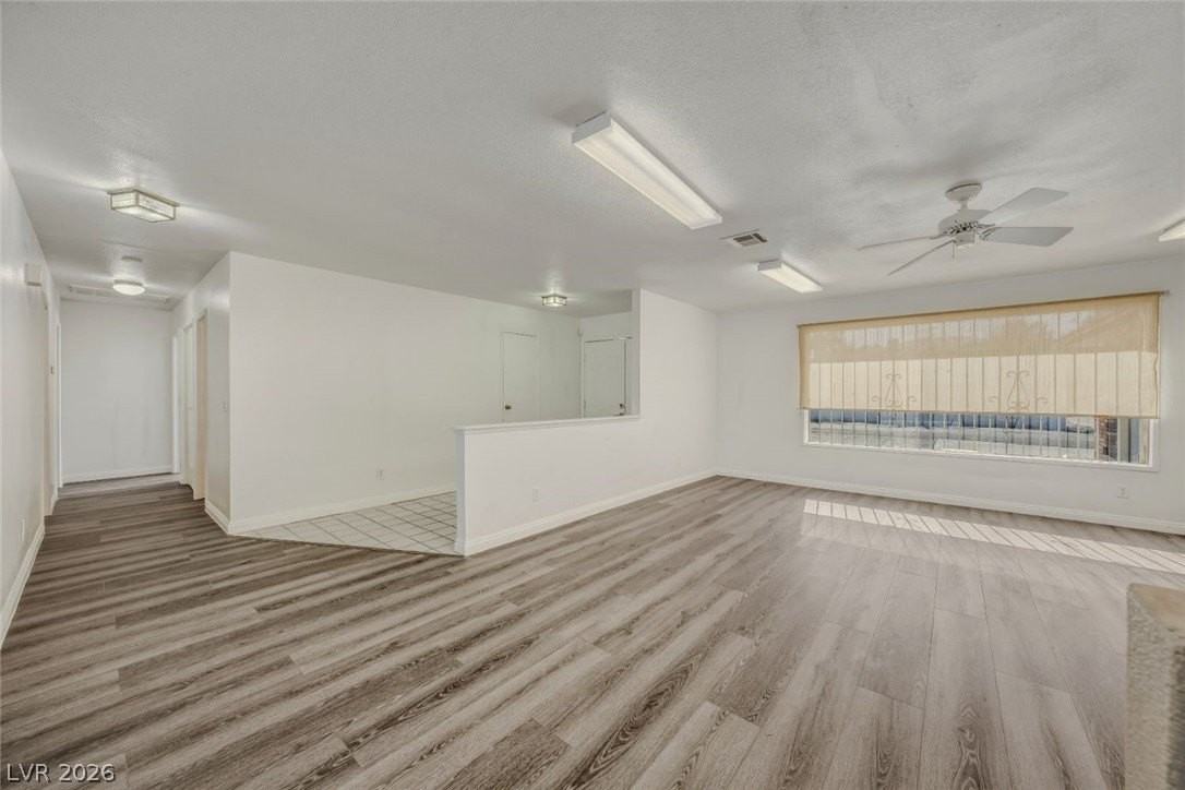 6760 W Oakey Blvd - Photo 6 of 42