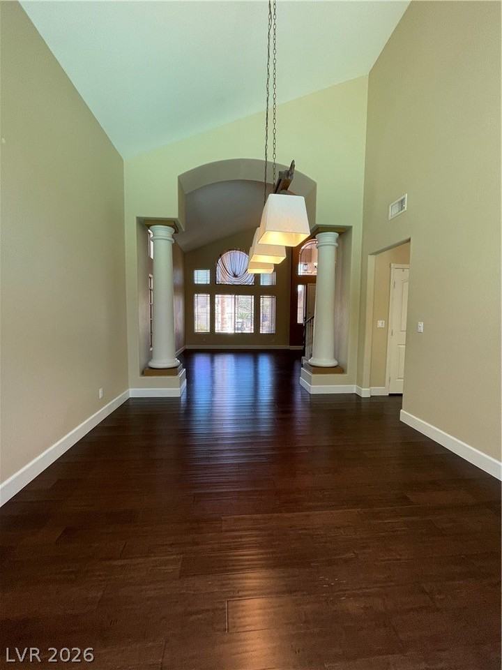 271 Pointe Ranier Ave - Photo 3 of 50