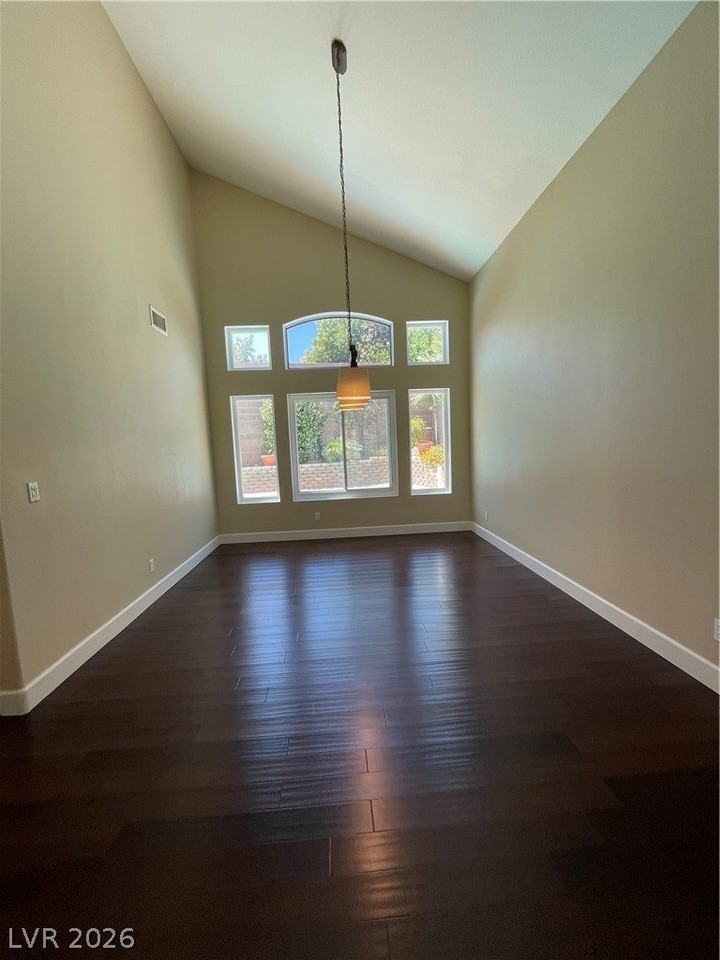 271 Pointe Ranier Ave - Photo 4 of 50