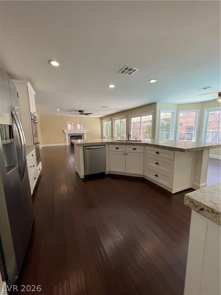 271 Pointe Ranier Ave - Photo 6 of 50