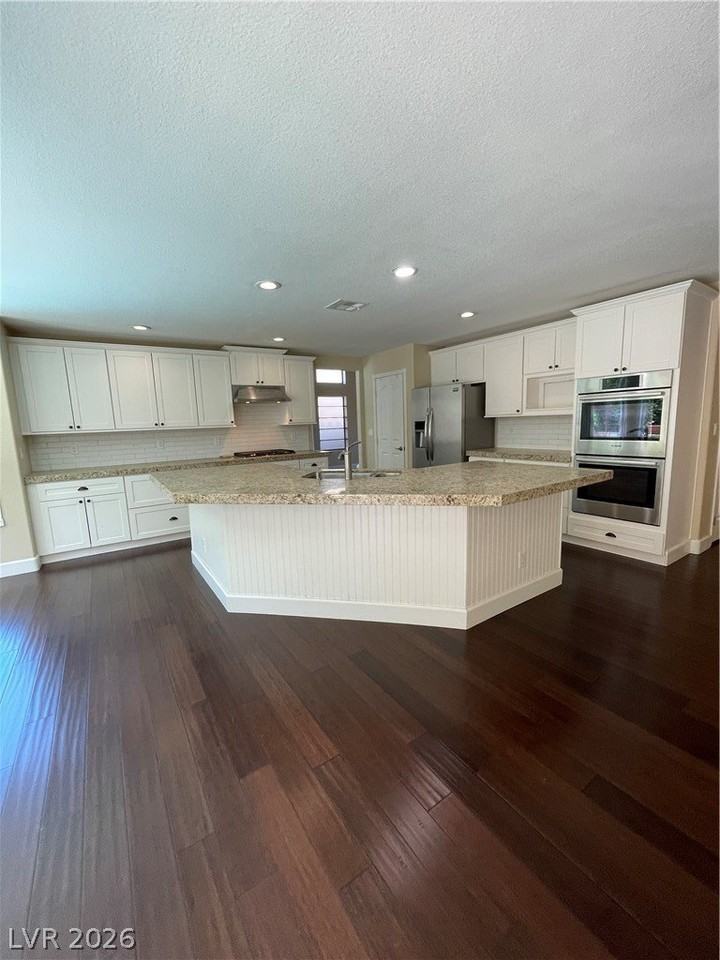 271 Pointe Ranier Ave - Photo 7 of 50