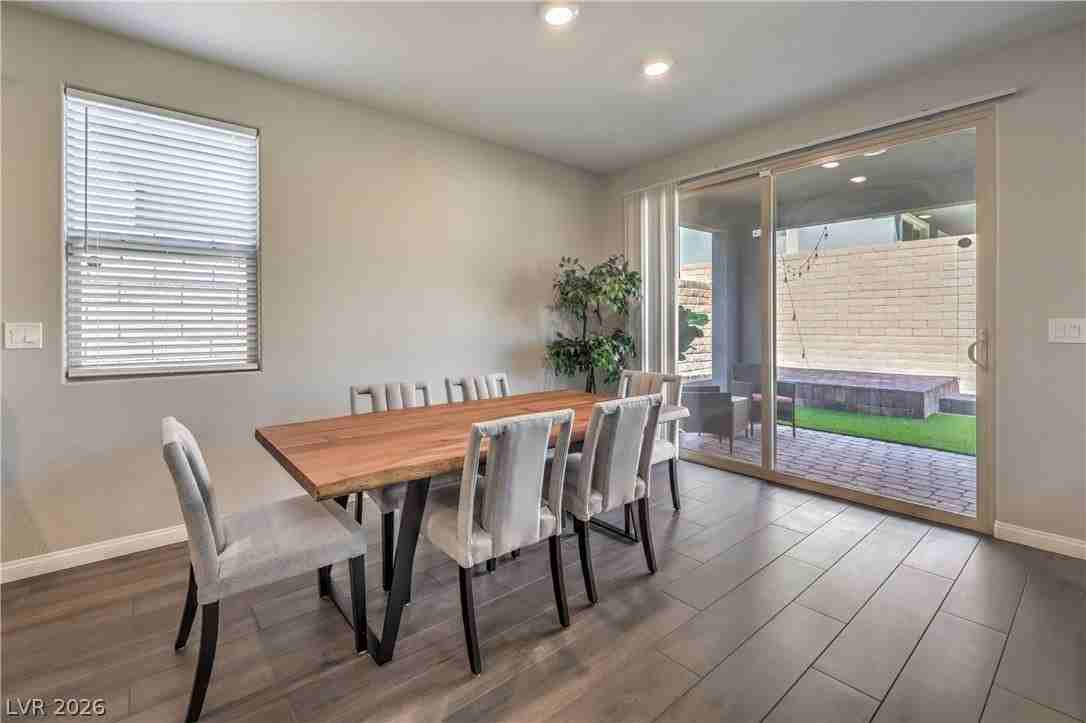 10646 Silver Pond Ave - Photo 6 of 35