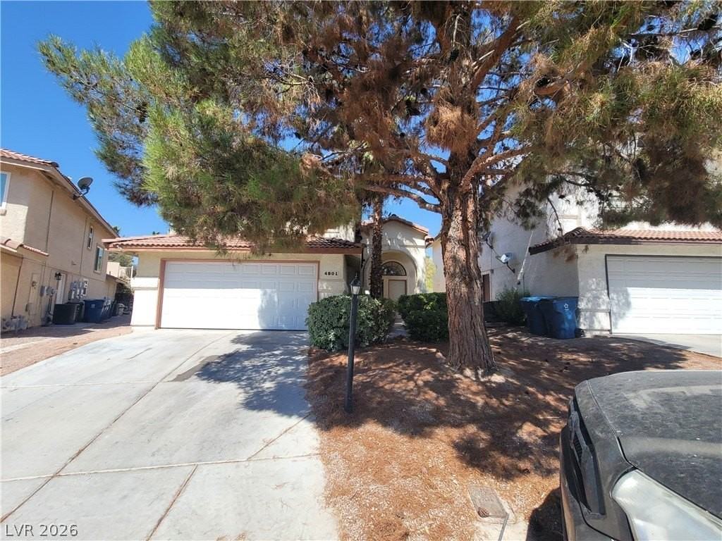 4801 Fiesta Lakes St - Photo 2 of 50