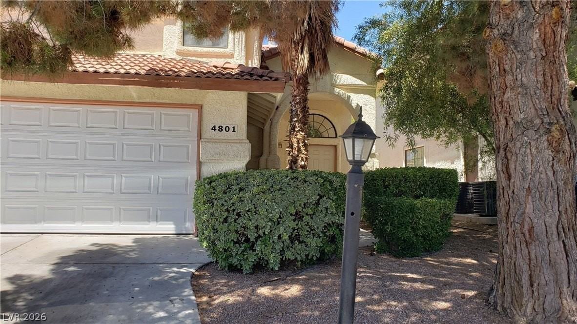 4801 Fiesta Lakes St - Photo 3 of 50