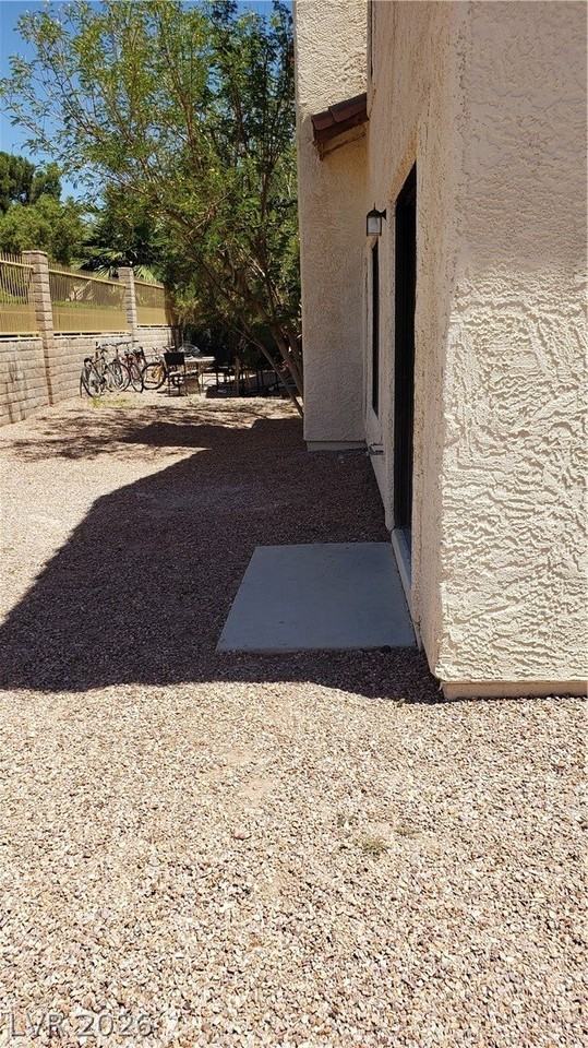 4801 Fiesta Lakes St - Photo 7 of 50