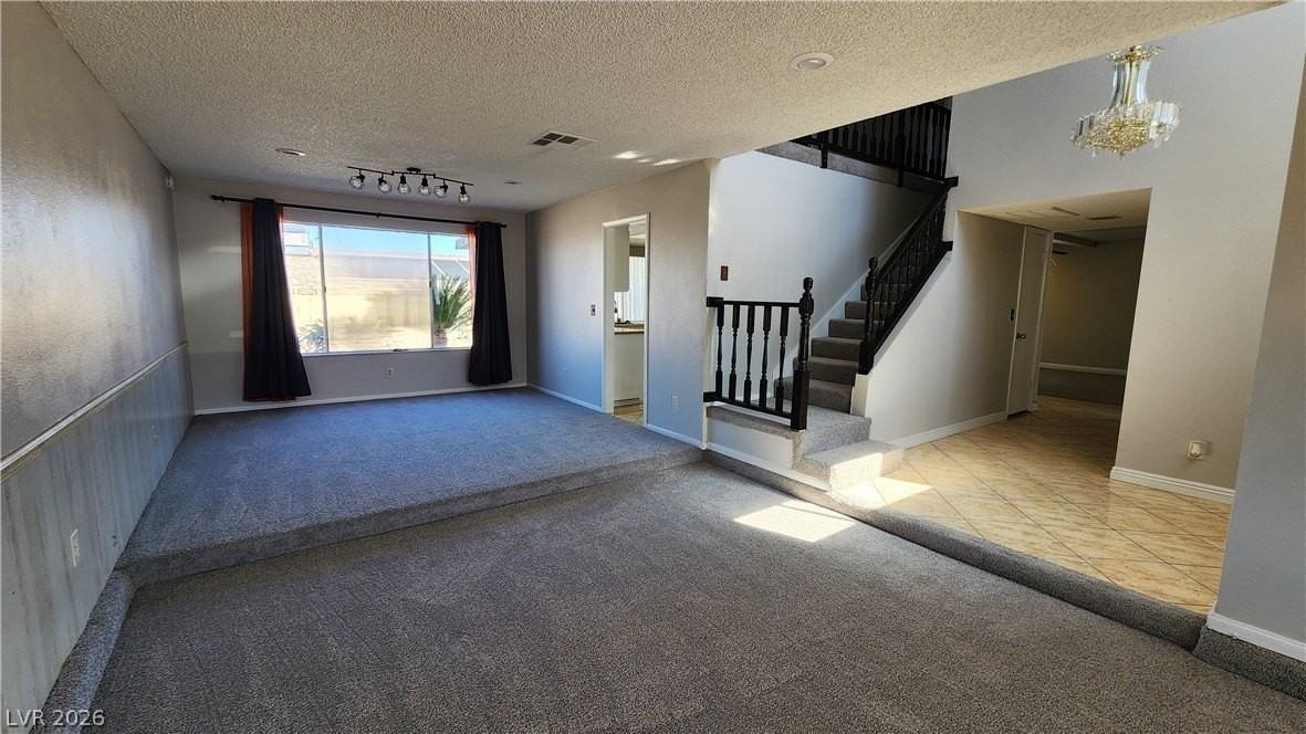 389 Summer Creek Ct - Photo 2 of 12