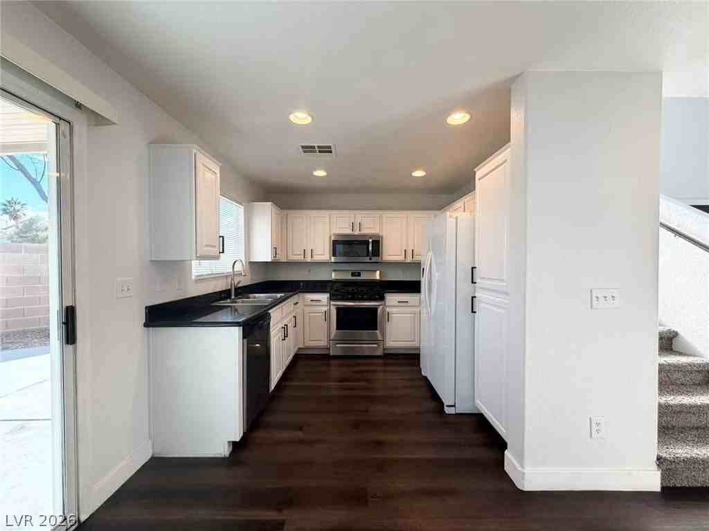 8657 Pitch Fork Ave - Photo 5 of 17