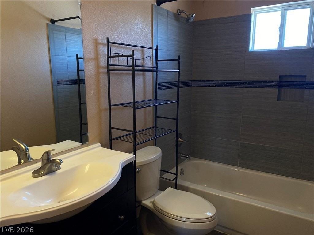 506 Mckellar Cir #4 - Photo 5 of 12