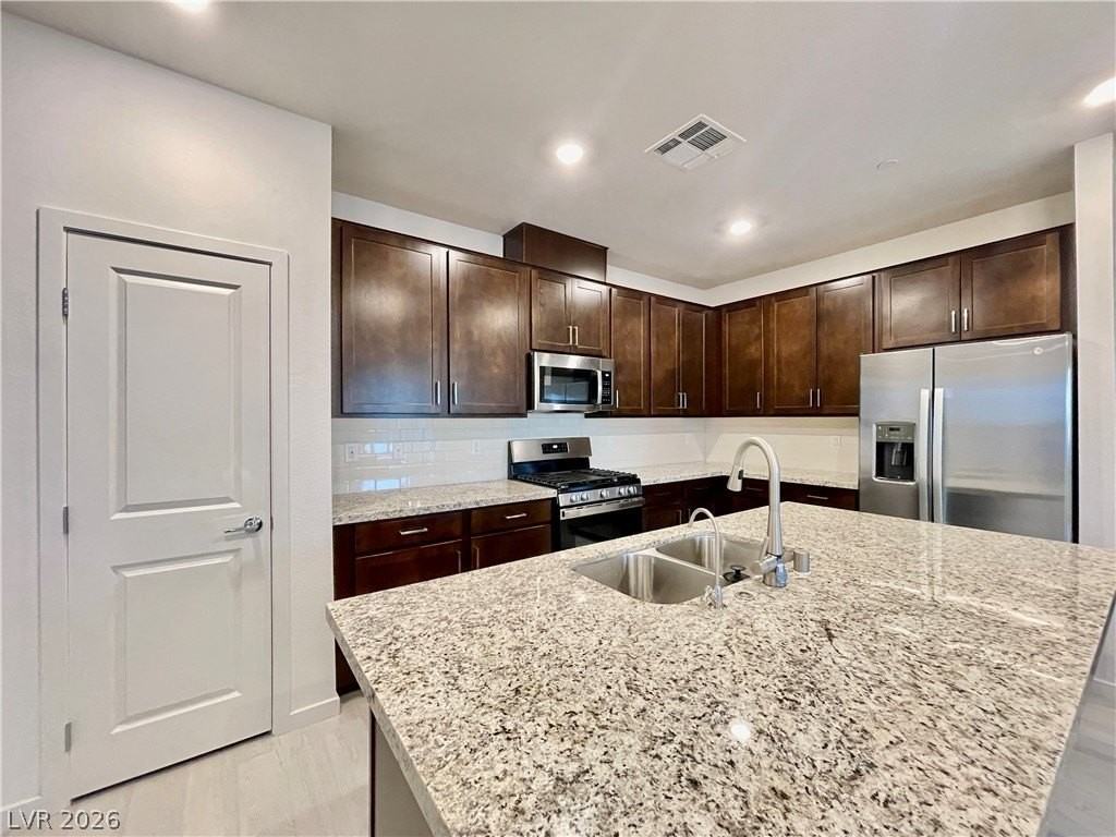11544 Observation Point Ave - Photo 7 of 26